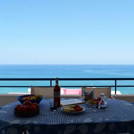 Apartment Ariadni House *